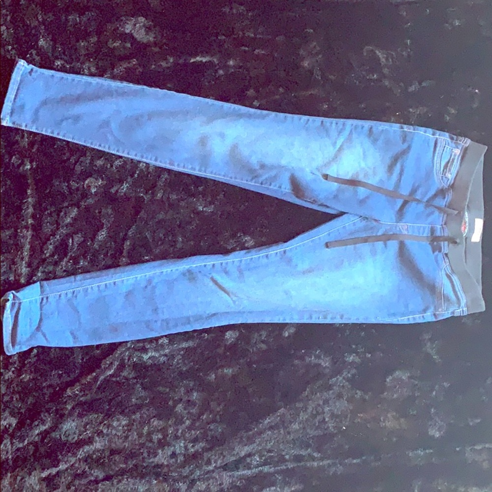 Women’s stretchy jeans